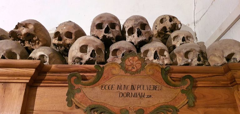 LA MESSA DEI MORTI